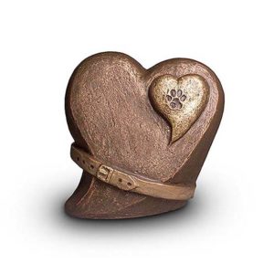 keramické srdce z pet urny s náhrdelníkem